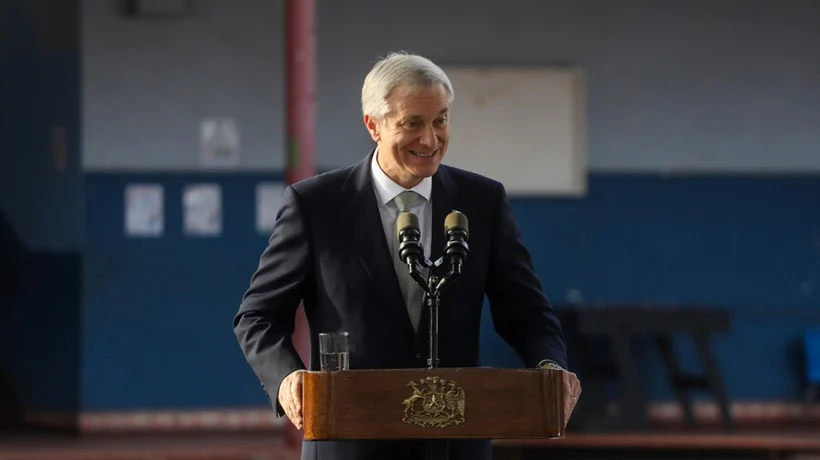 Presidente Kast promulgó Ley de Escuelas Protegidas: "El que nada hace, nada teme"