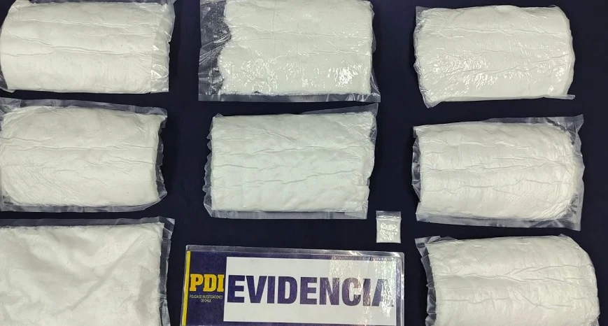Tenía 9.500 dosis de ketamina: PDI detuvo a extranjero por tráfico de drogas en aeropuerto Chacalluta