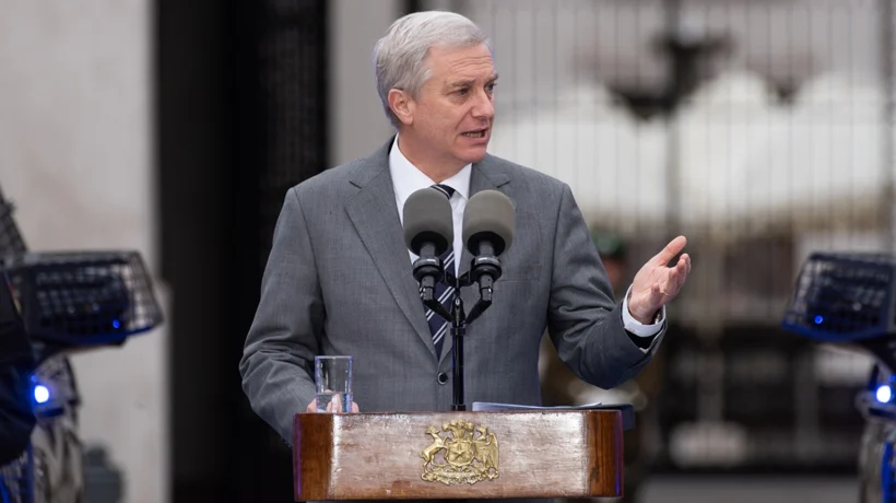 Kast encarga "plan de emergencia laboral" a ministros para después de Fiestas Patrias