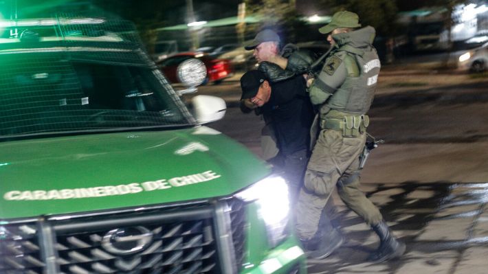 Operativo policial en Bajos de Mena deja tres detenidos y droga incautada