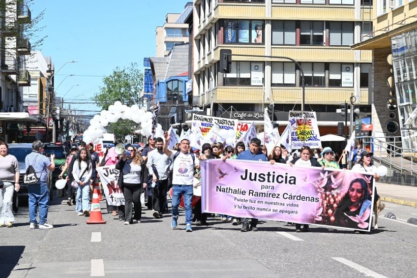 Familiares y amigos de víctimas de atropello en Valdivia marcharon para exigir justicia