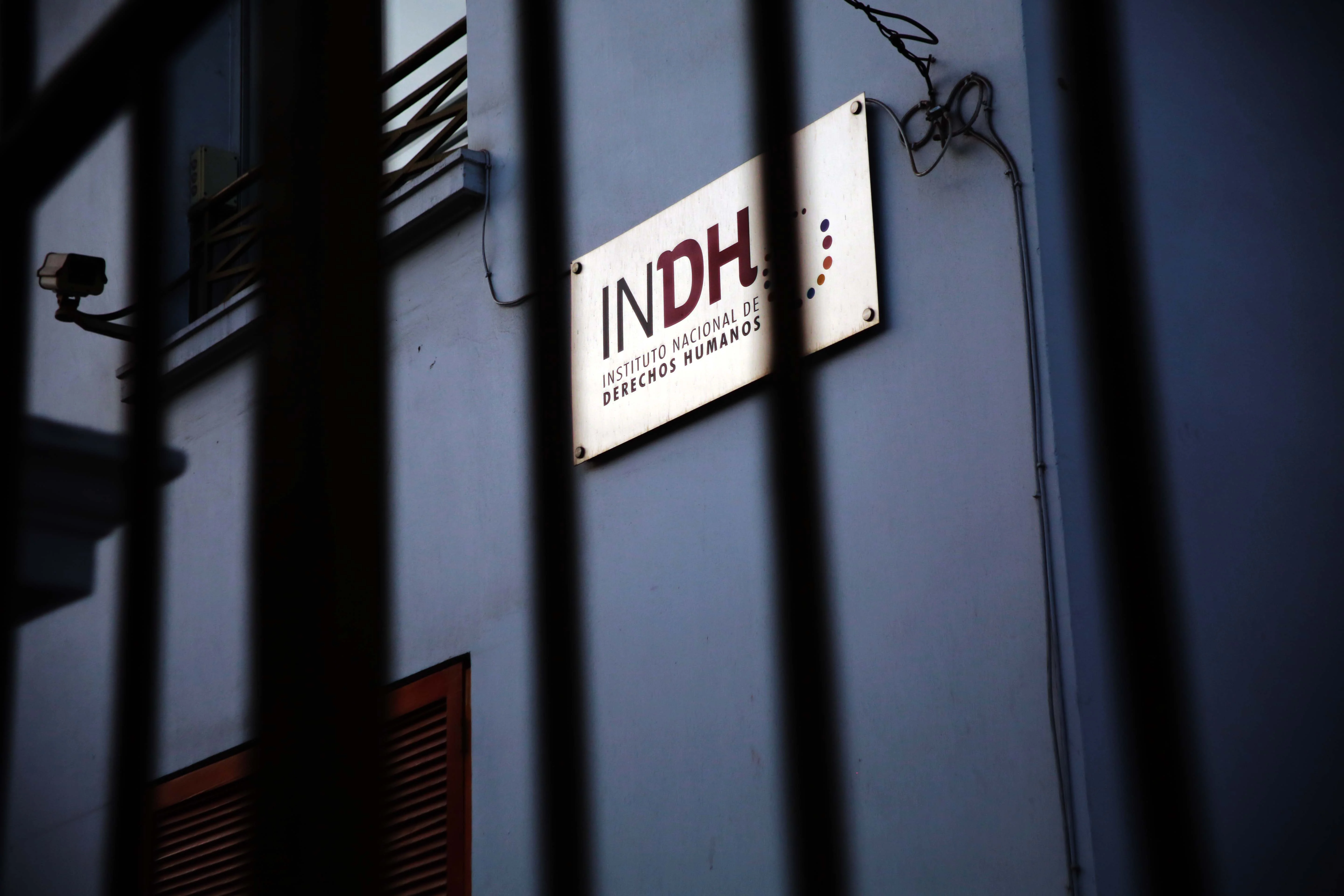A siete años del estallido: INDH señala que el "Estado de Chile continúa con una grave deuda" en temas de DD.HH.